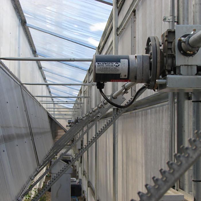 greenhouse roof ventilation system